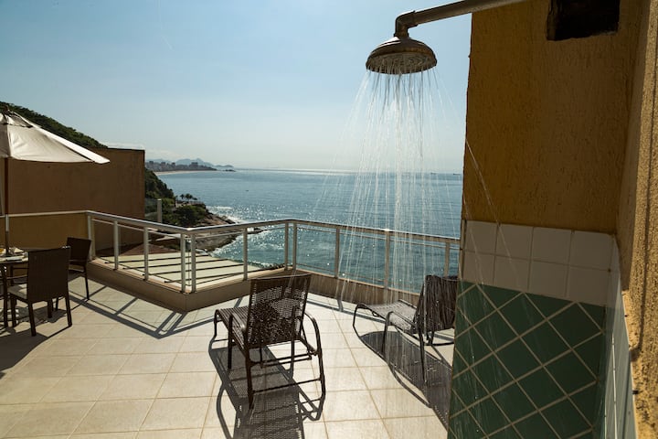 Sleek apartment oceanfront up to 4p