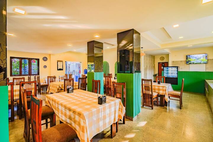 Dining area image 2