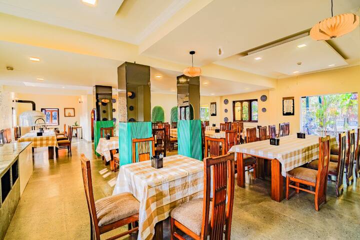 Dining area image 3