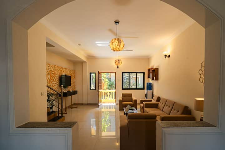 Living room image 3