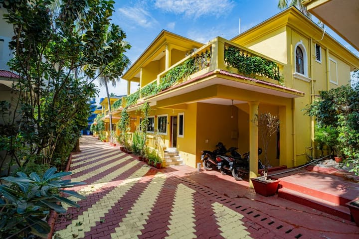 Exterior image 1