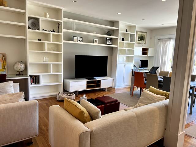 Luxurious modern 5 bed/4.5 bath home near Presidio gallery image 5