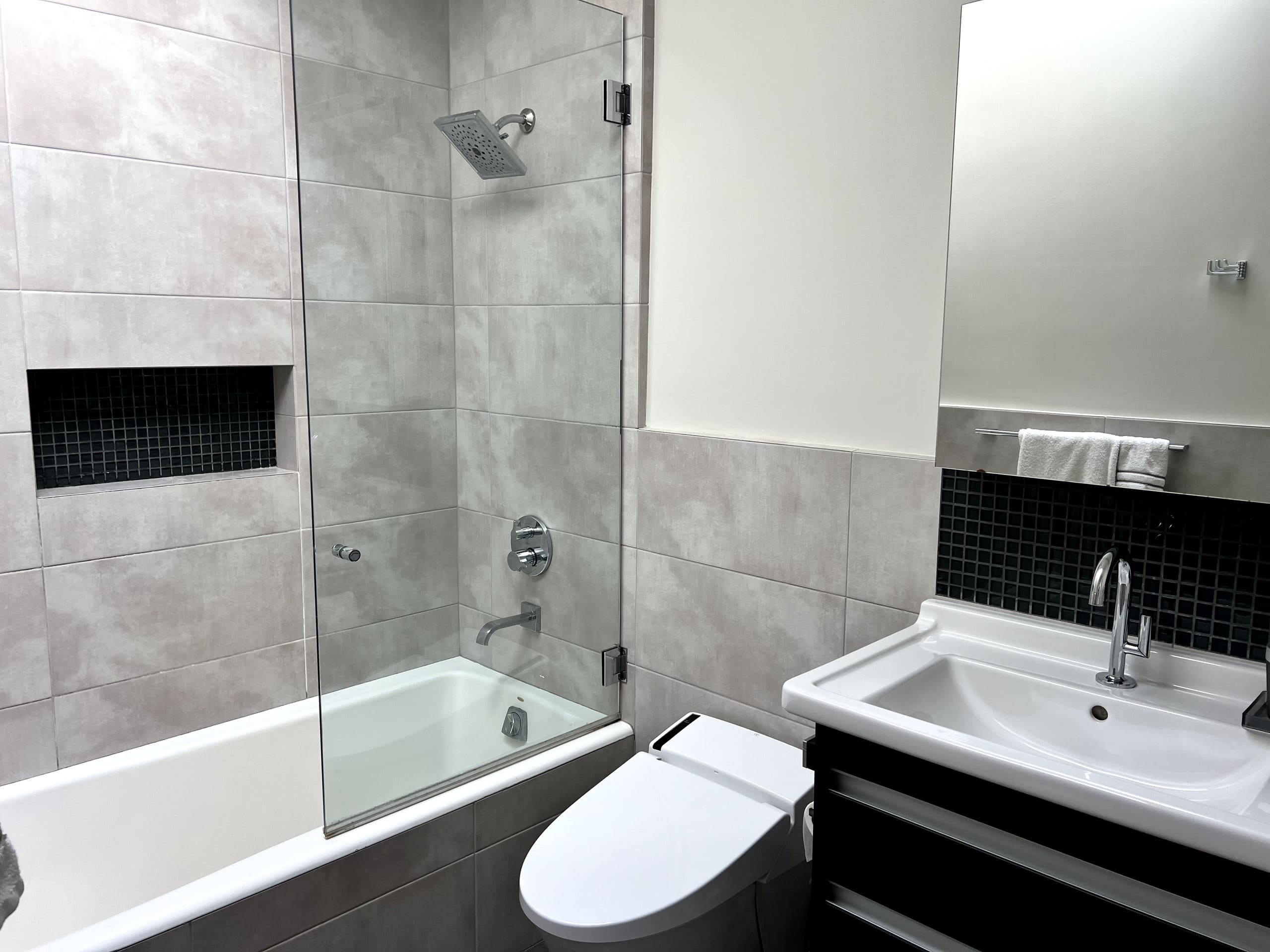 Guesthouse in San Francisco · ★4.2 · 4 bedrooms · 4 beds · 3.5 baths - Image 36