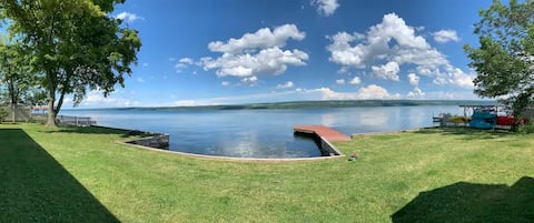 Moonlight Bay w/ a hot tub overlooking Seneca Lake