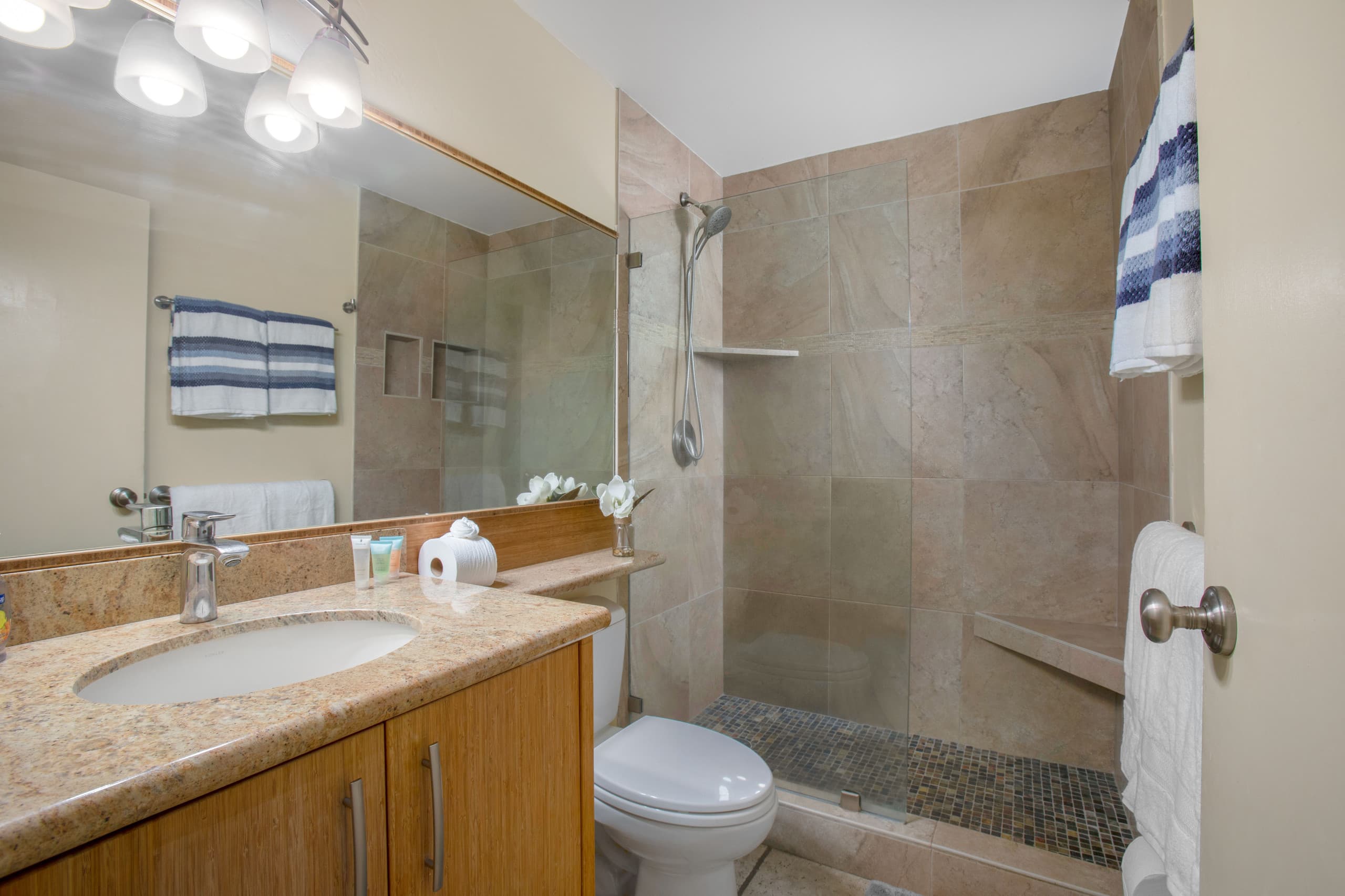 Condo in Kihei · ★4.75 · 1 bedroom · 2 beds · 1 bath - Image 12