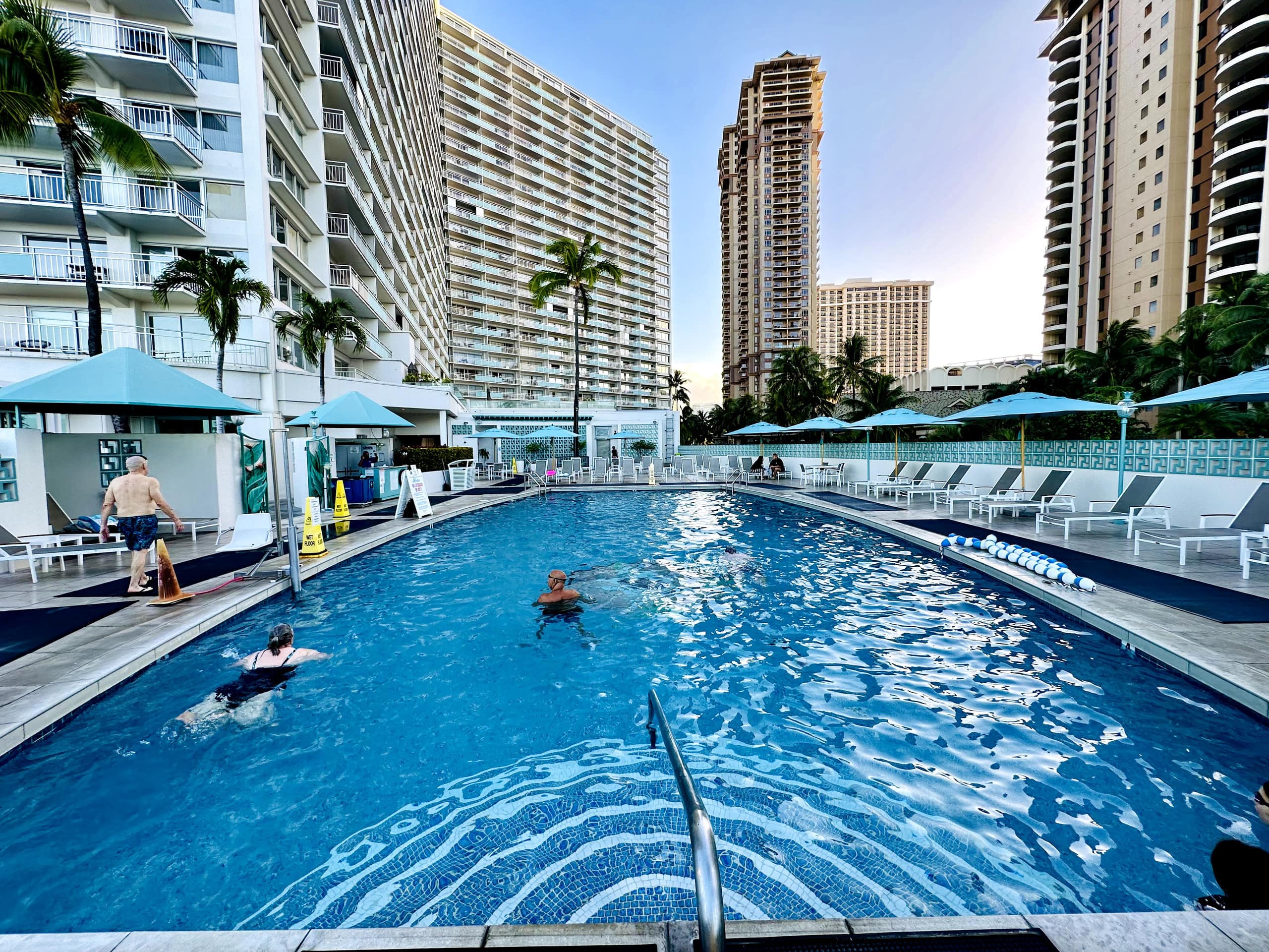Condo in Honolulu · ★5.0 · 1 bedroom · 2 beds · 1 private bath - Image 22