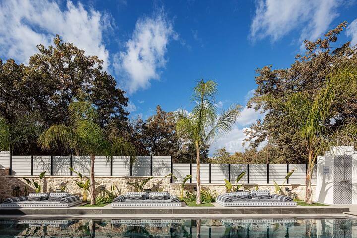 Refined Living With Contemporary Flair gallery image 2