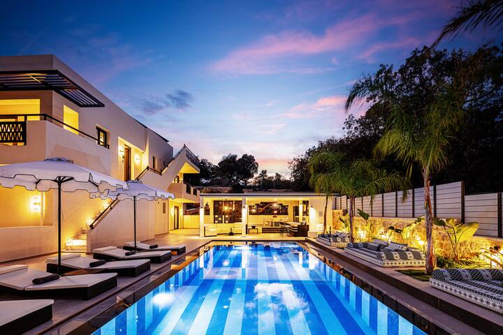 Refined Living With Contemporary Flair gallery image 3