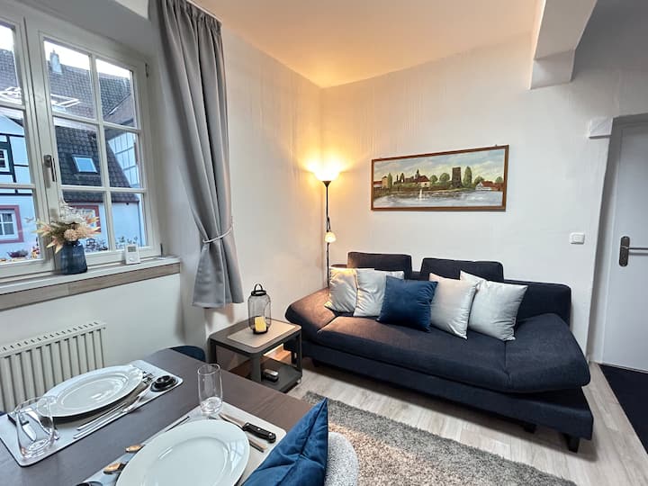Modern Living In A Cultural Monument (Apartment 2) - Dreieich