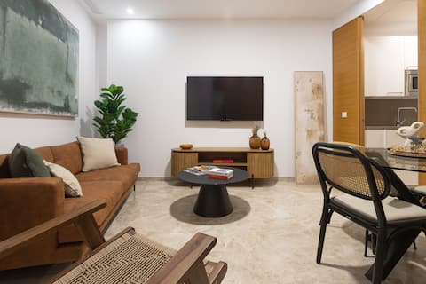 Top performing Airbnb: Luxurious Apartment in Seville's Historic District in Santa Cruz