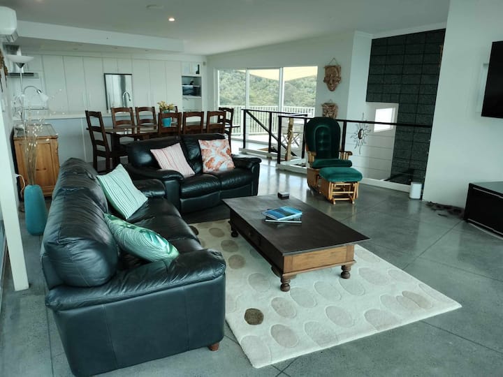 Green Gables - 5 Beds (4 Bedrooms) 3 Baths - Kerikeri