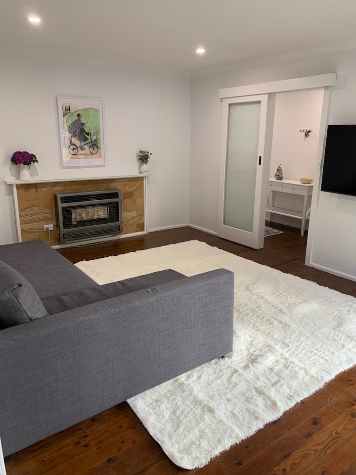 3 Bedroom Home - Full Refurb In Great Location - Orange
