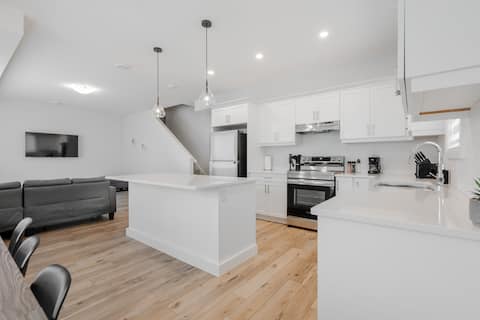 Stunning Newly Constructed Home in Port Stanley
