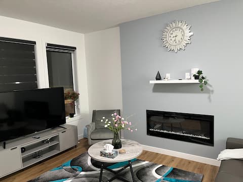 3BR Home•2.5BA• Sleeps 10 + Garage Family-Friendly