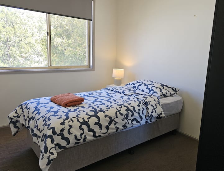 Საძინებელი 1 - ერთადგილიანი საწოლი