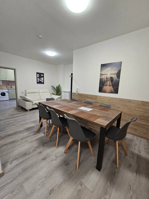 Centro - up to 9 guests