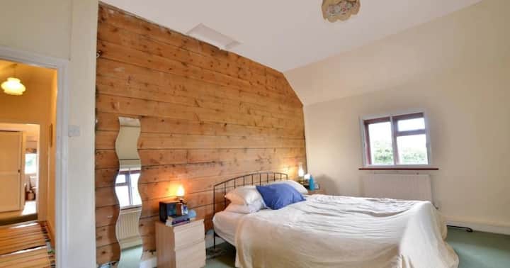 Millbury Cottage: Cosy Retreat - Croydon