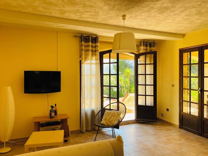 Appartement Dans Une Villa - Calvi