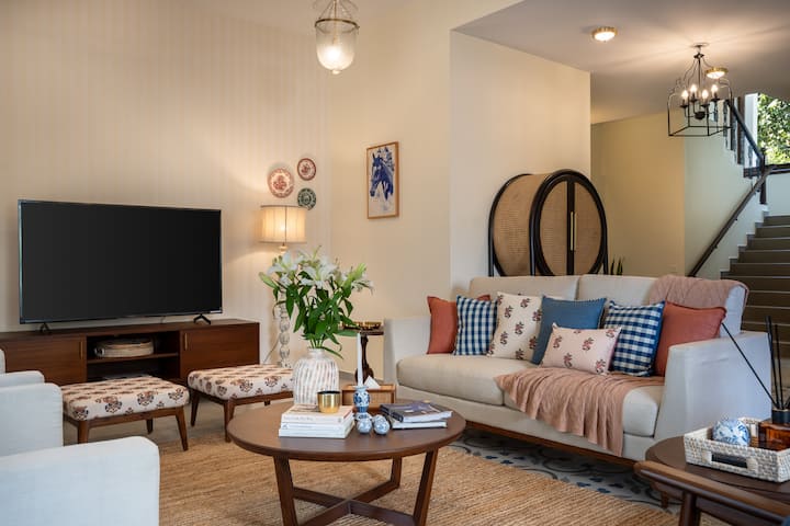Living room image 3