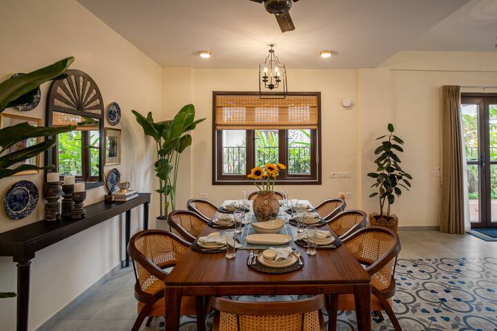 Dining area image 1