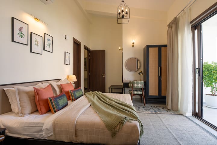 Bedroom 1 image 2