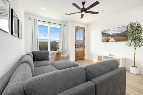 Popular Airbnb listing: The Brick House in Rogers w/ Garage! in Rogers