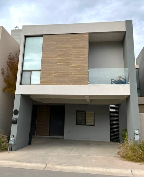 Cozy home next to US Embassy