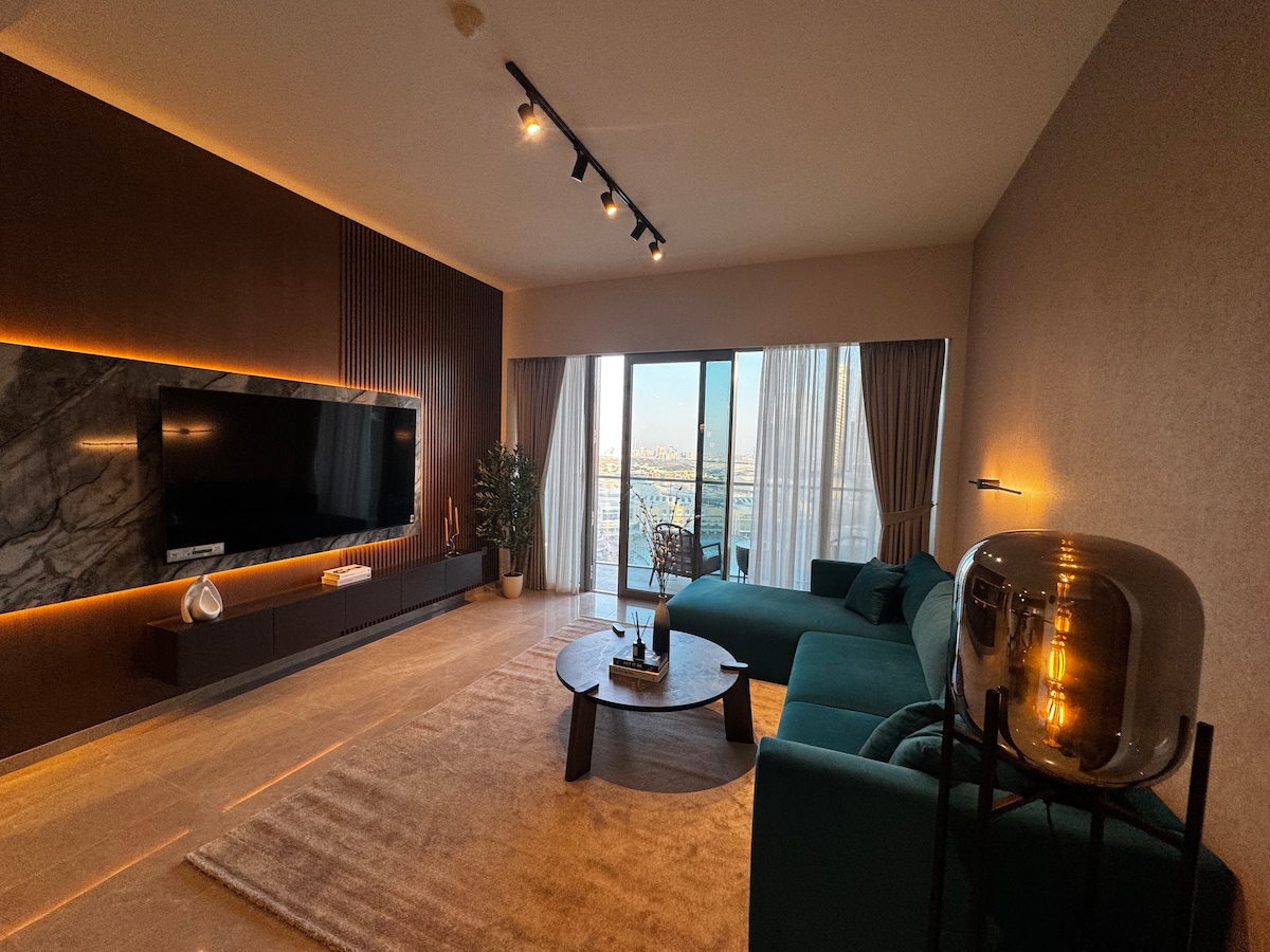2 Bedroom Furnished Apartment with Fountain View 3