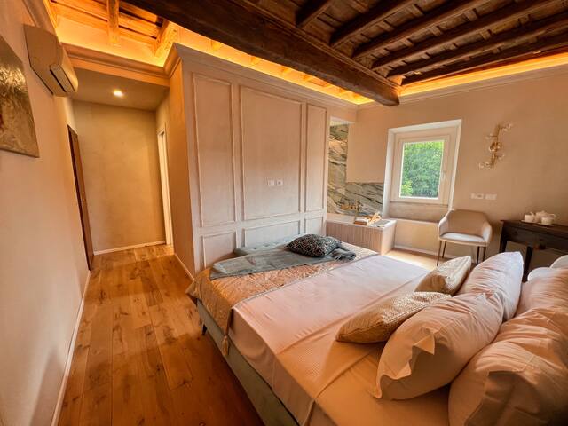 Trastevere’s Stairway gallery image 2