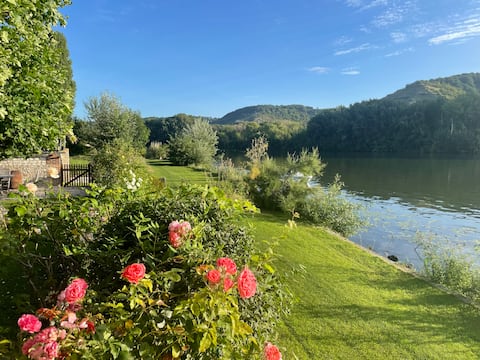 Estate with 2 houses, Seine banks, Greenhouse.