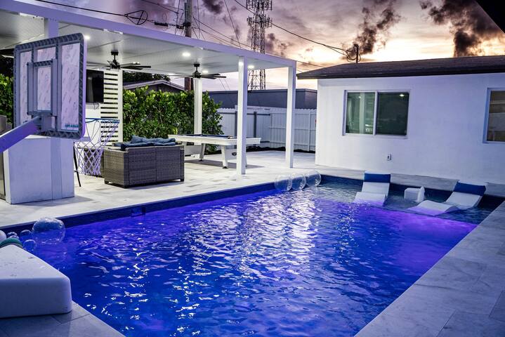 Luxe Oasis, Heated Salt pool, Hot Tub + Sauna gallery image 5