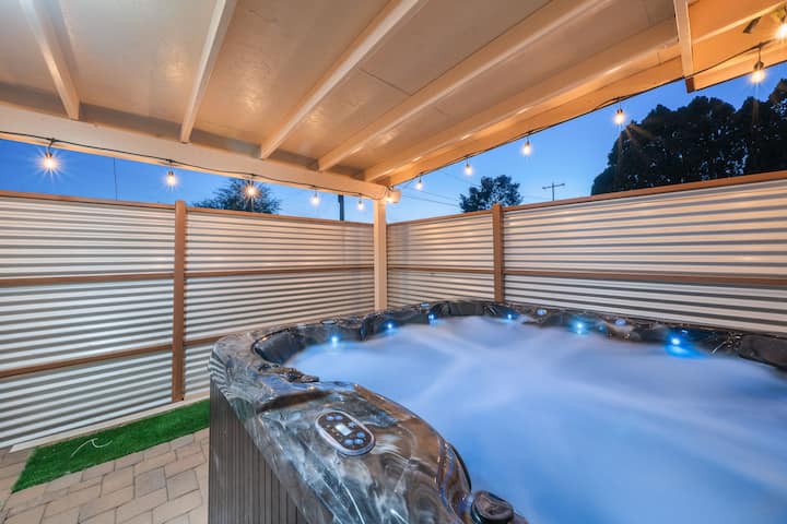 3br 2ba Home W Jacuzzi Near Reid Park & Zoo Unit B - Tucson, AZ