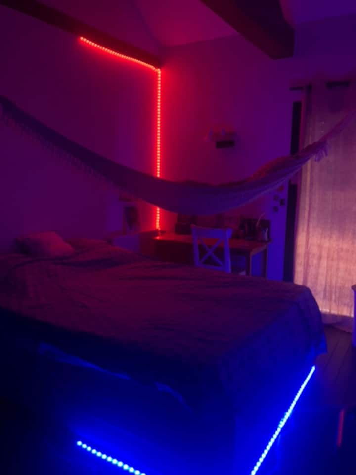 Chambre 2. Leds.