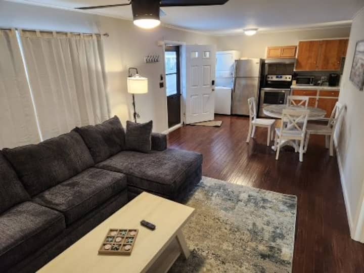 Enticing 2bed 1bath Beach Condo 33b Odessa - Scarborough