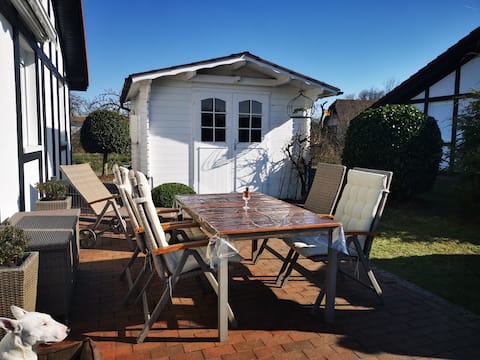 The cottage on the canal
