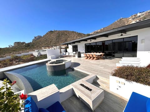 Successful Airbnb property: Casa "La Chula" w/amazing ocean view and Concierge in Baja California Sur