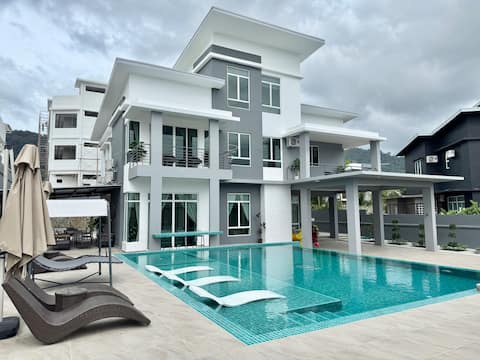 The Ultimate VillaKu w/ Private Pool, 20 Pax, Kuah