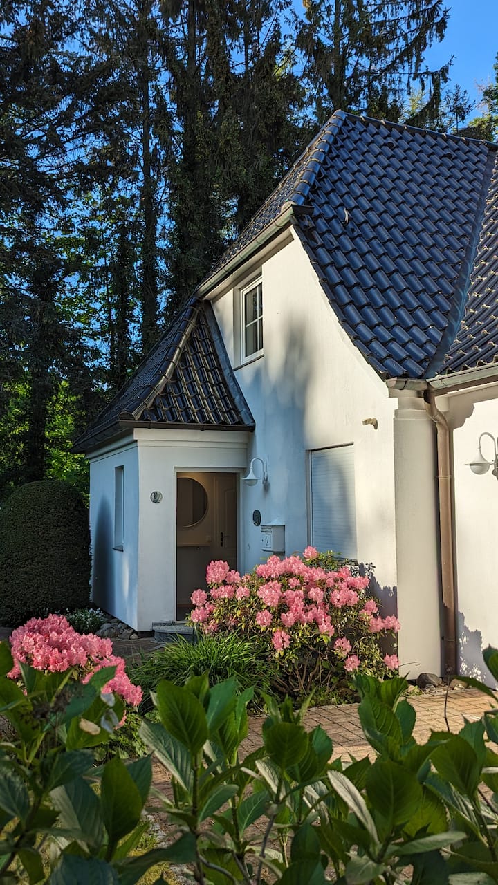 House Wartaweil by the lake
