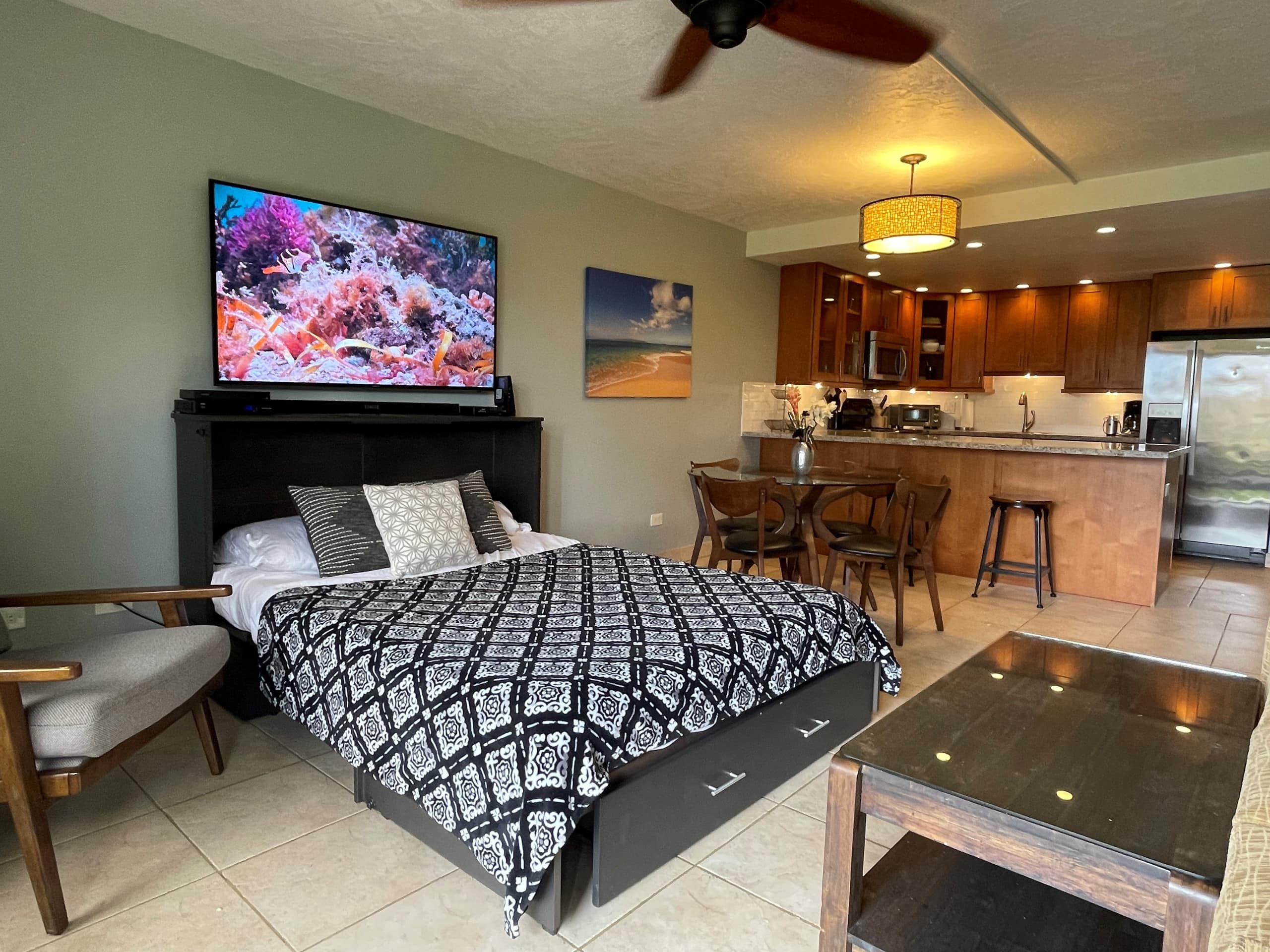 Condo in Kihei · ★4.87 · 1 bedroom · 2 beds · 2 baths - Image 4