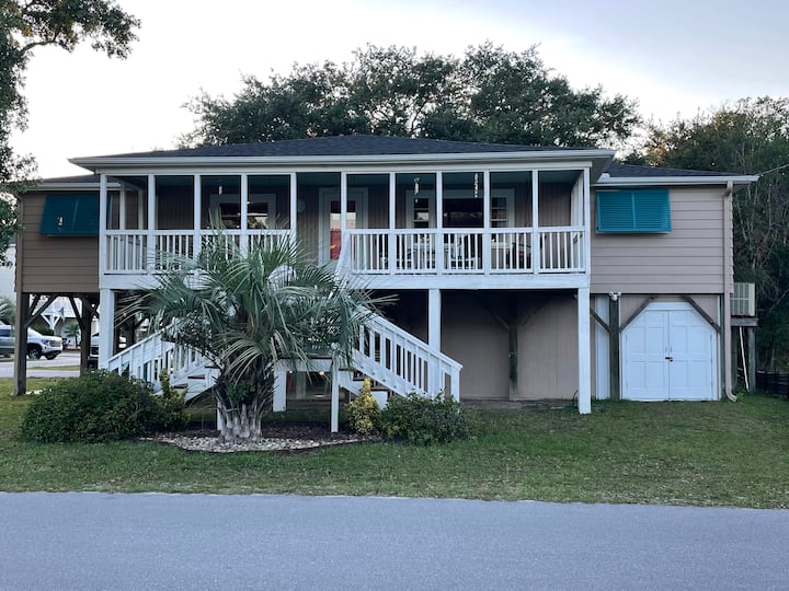 Private Beach Cottage For You - Garden City, SC