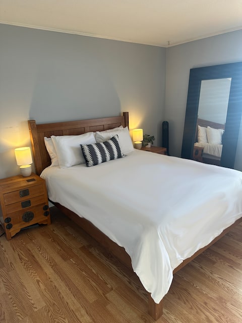 Cozy Apartment in Lebanon NH, Washer/Dryer in unit