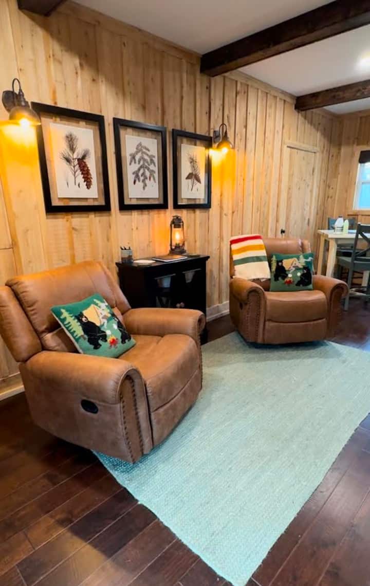Rustic Moose Guest Cabin - Brimley State Park, Brimley