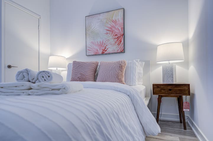 Sep Deal/Toronto 3Bd +3Bth/ Park/Ikea/Hyw401/Mall gallery image 2