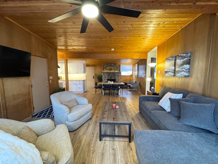 1950's Classic Lake Cabin With Private Dock! - Round Lake State Park, Sagle