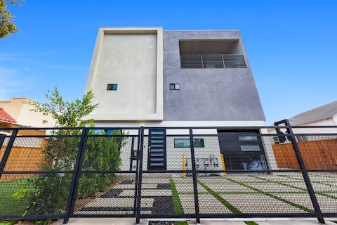 Memory Foam Beds - Relax in the Heart of Sunny LA