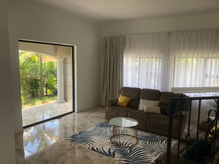 Magnificent House For 4 Couples - Centurion