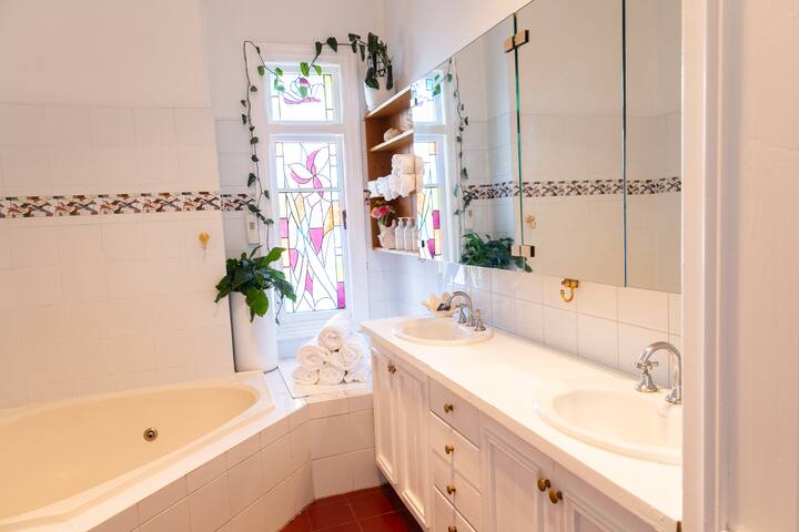 Coastal Cottage Retreat gallery image 4