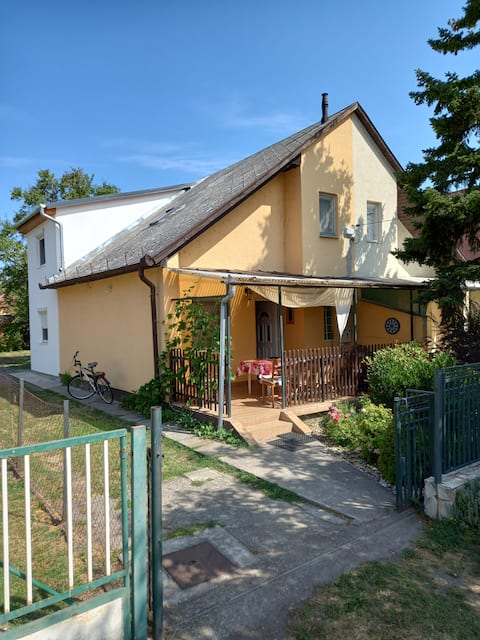 Csalogány Villa Balatonboglár Independent house