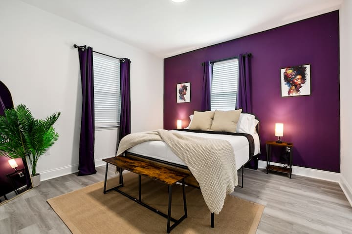 Grand 10-Bedroom Oasis in NOLA gallery image 3