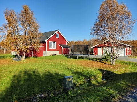 House with 6 beds ten minutes from the airport